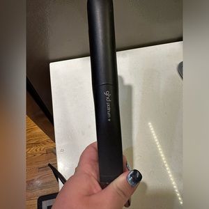 GHD Platinum Plus Smart Straightener